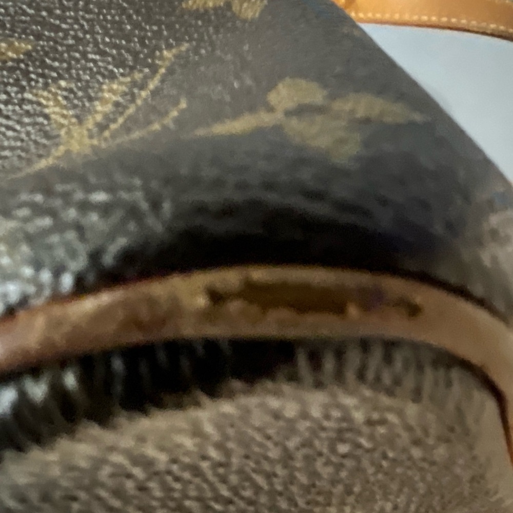 Authentic Louis Vuitton Palermo PM handbag - Picture 14 of 16